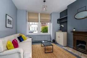 1 bedroom Flat for s...